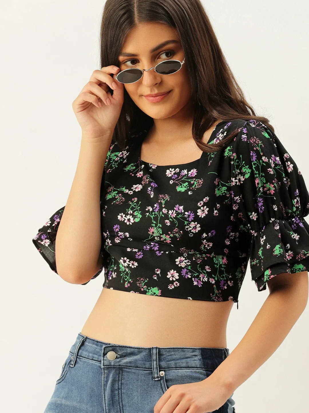 Berrylush Women Black Floral Printed Square-Neck Ruffled Crop Top