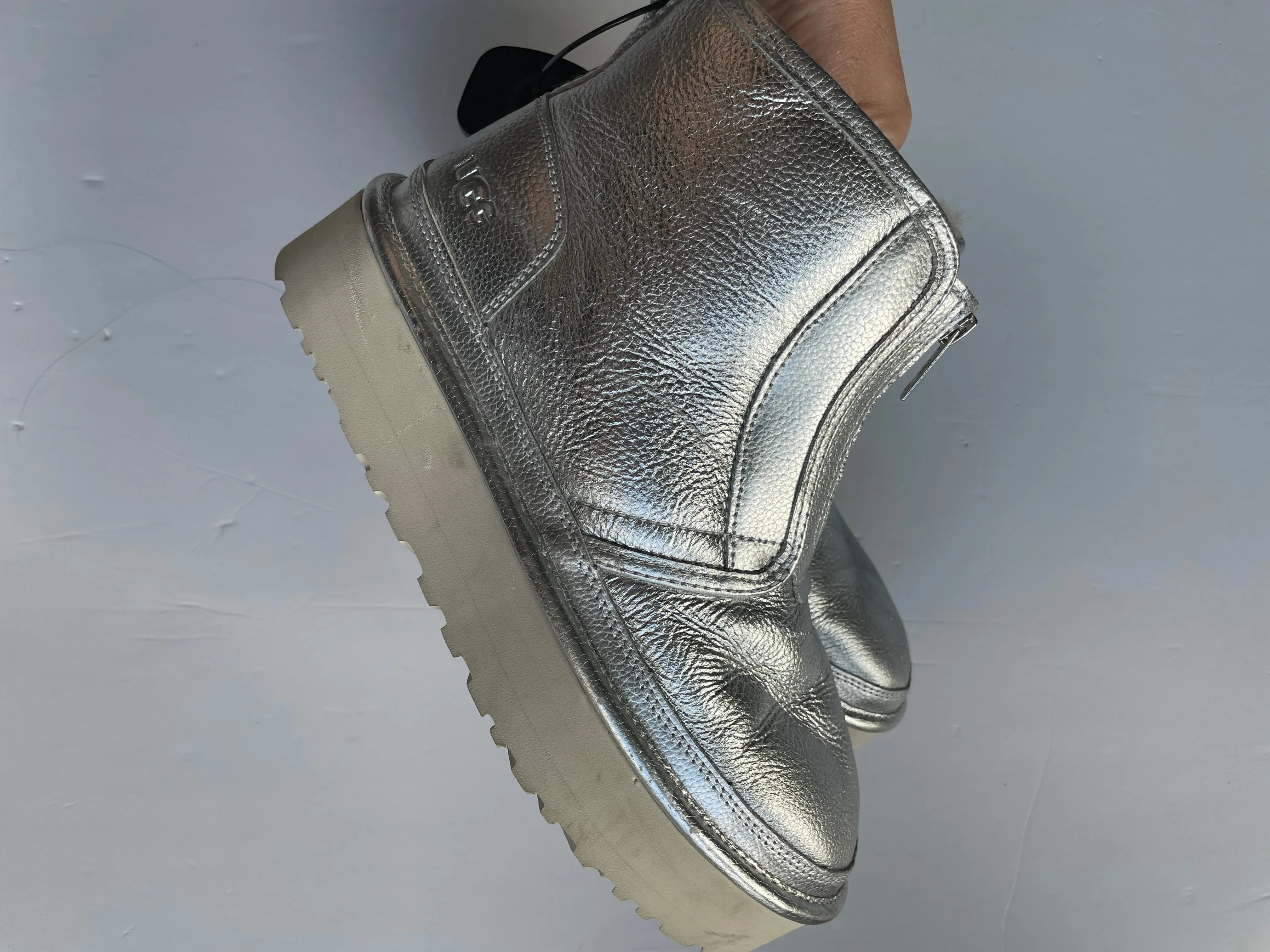 Boots Ankle Flats By Ugg In Silver, Size: 9